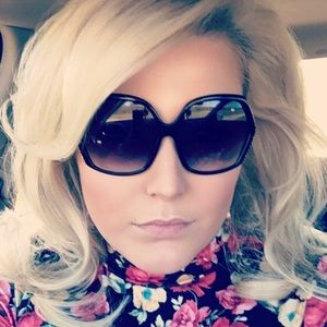 Meet your Posher, Sarah katherine